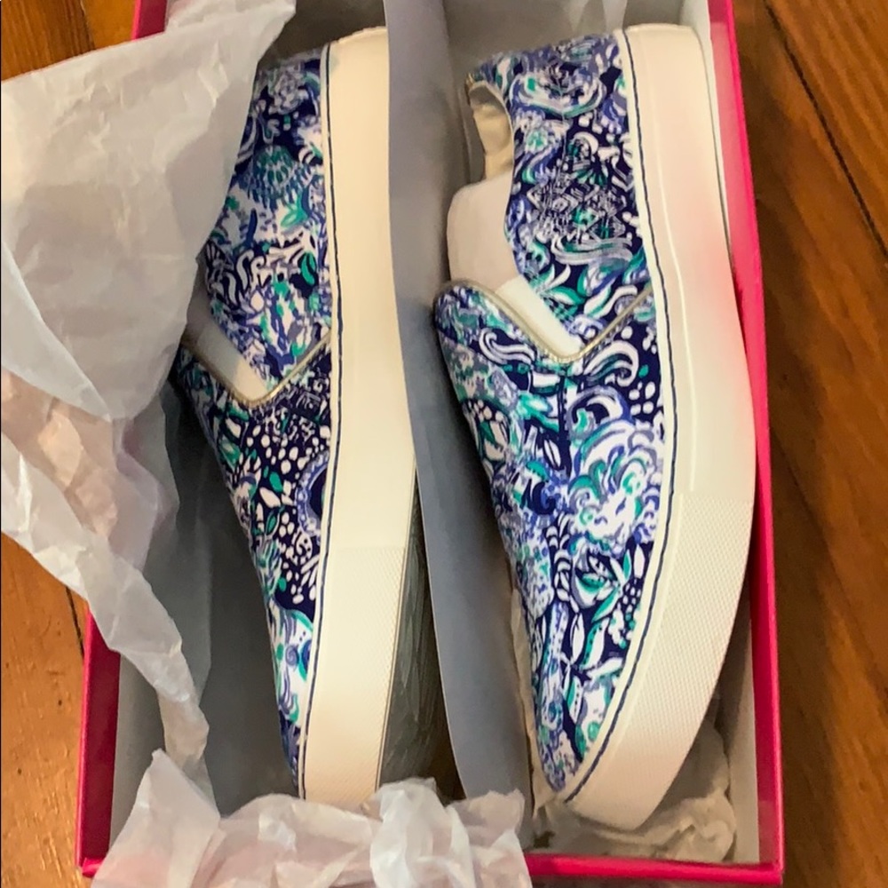 Never worn Julie sneaker